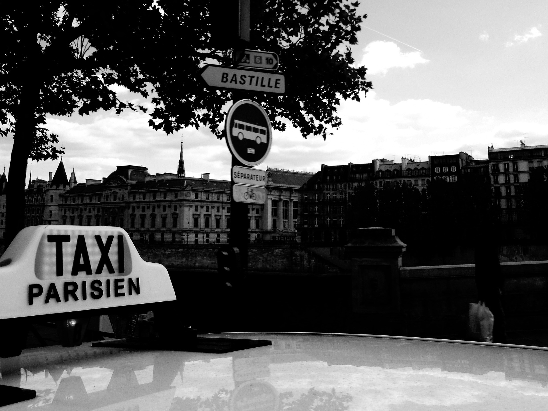 Image of a Paris Taxi Cab